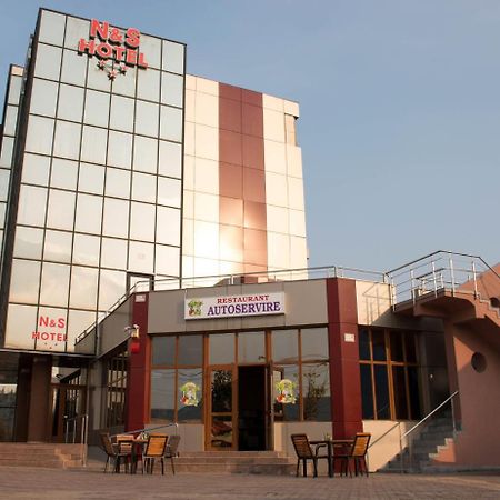 N&S Hotel Barlad Bîrlad エクステリア 写真