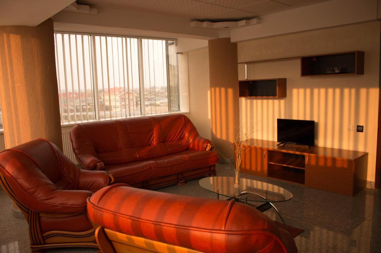 N&S Hotel Barlad Bîrlad エクステリア 写真