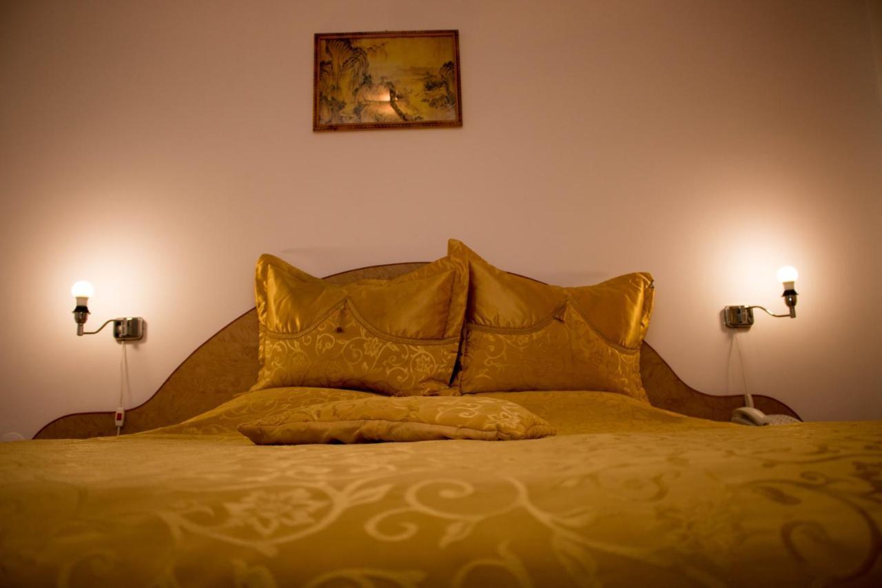 N&S Hotel Barlad Bîrlad エクステリア 写真